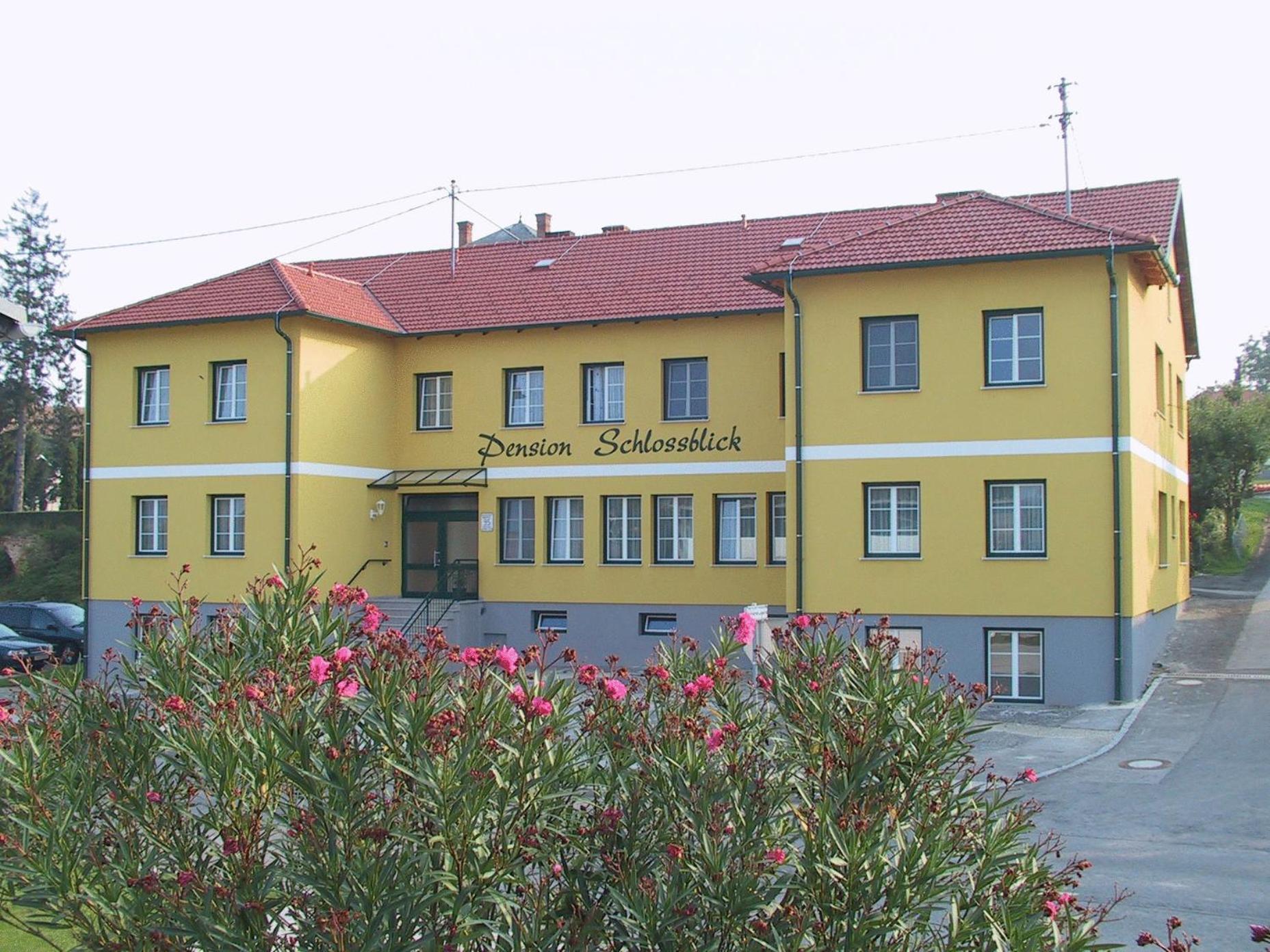 Pension Schlossblick Nebersdorf Exterior foto